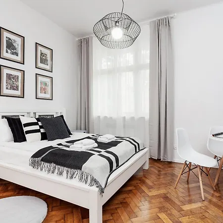 Urban Twilight Stay - 1Br- Kazimierz District 아파트